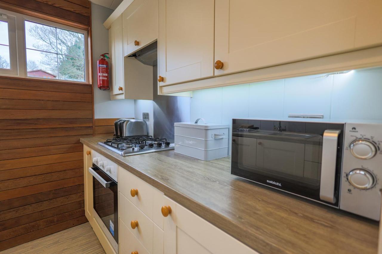Oak With Hot-tub & Secluded Decking - Finlake & - Devon Chudleigh