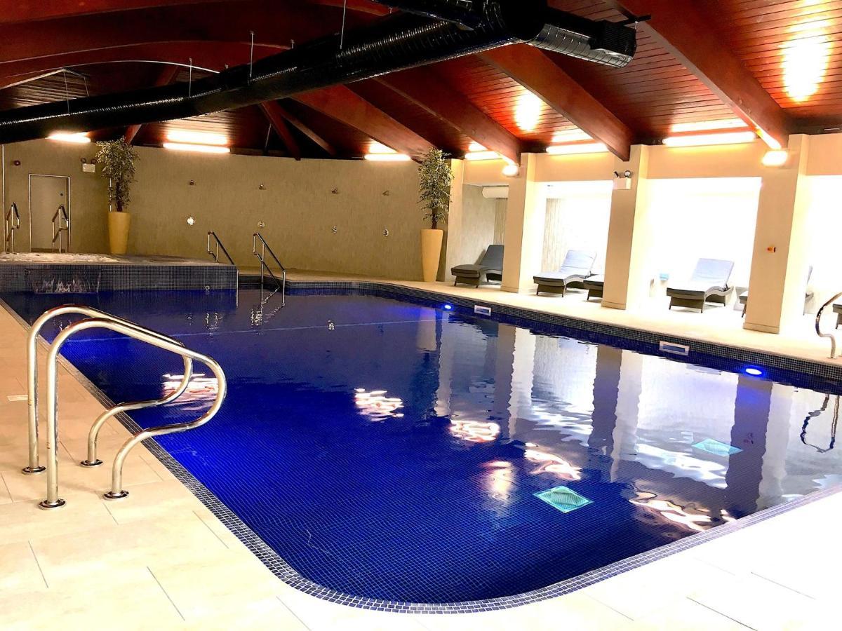 Villa Oak With Hot-tub & Secluded Decking - Finlake & - Devon Chudleigh