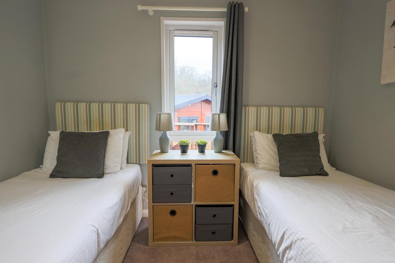 Villa Oak With Hot-tub & Secluded Decking - Finlake & - Devon Chudleigh